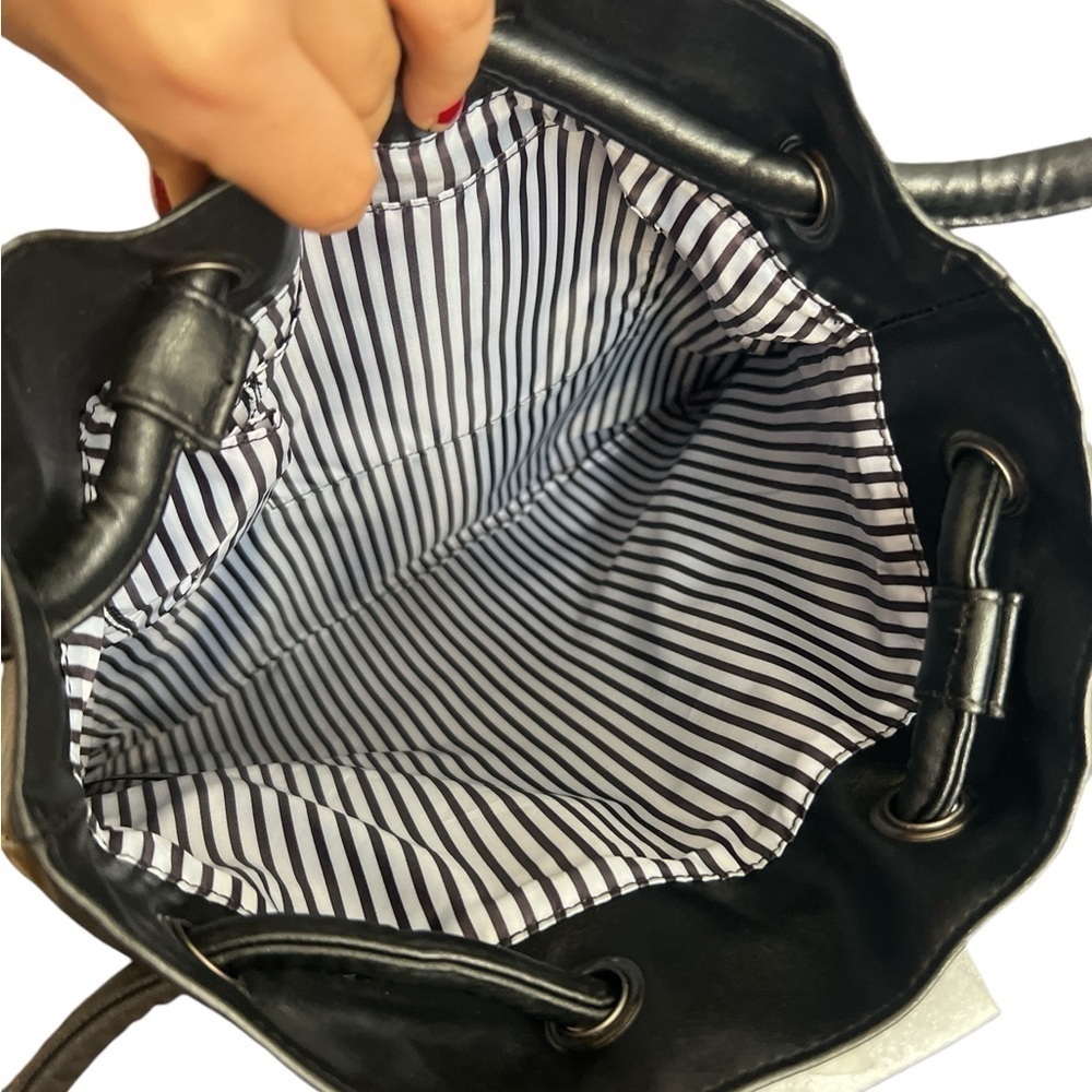 NWOT GIVENCHY Shoulder Bag - Picture 3 of 4